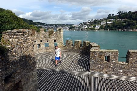 Dartmouth - hrad na pobřeží moře